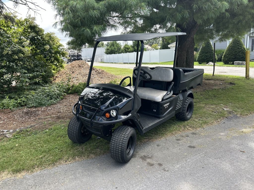 who makes cushman golf carts