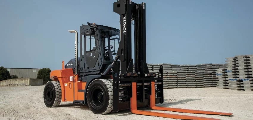 how much does a toyota forklift weigh