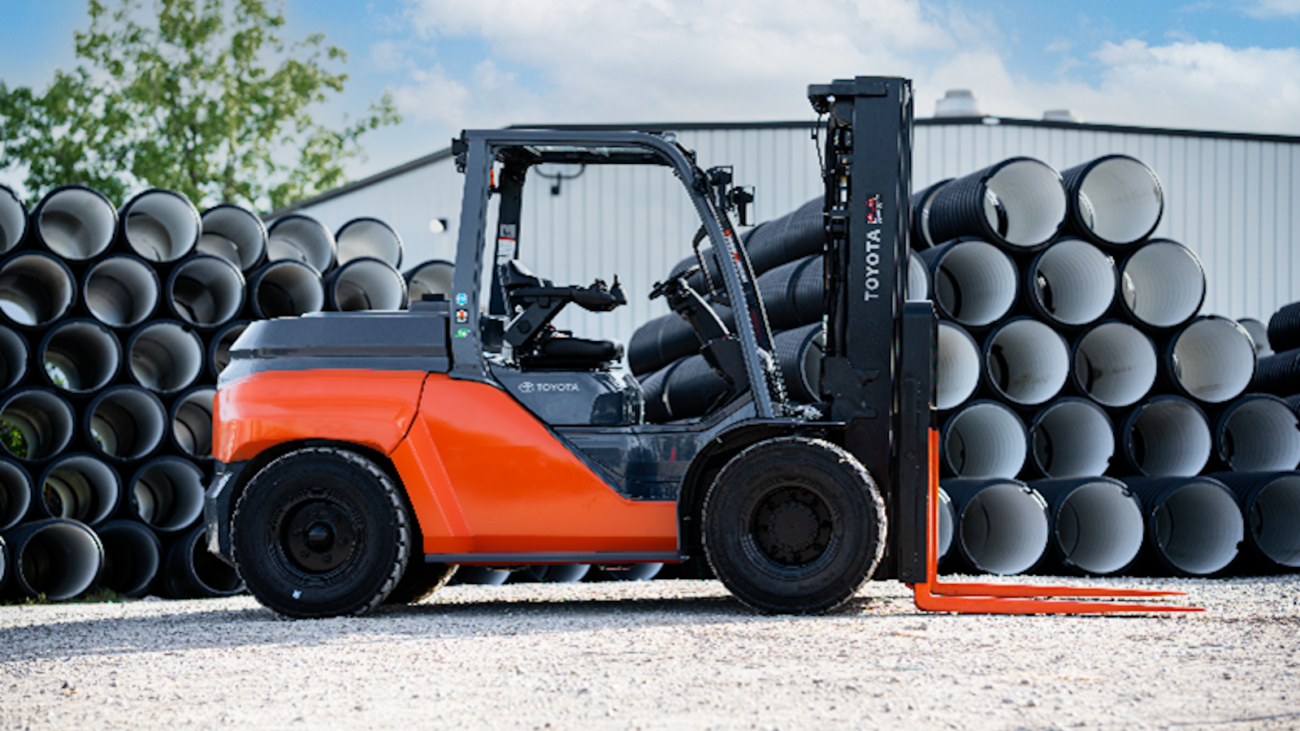 how much does a toyota forklift weigh