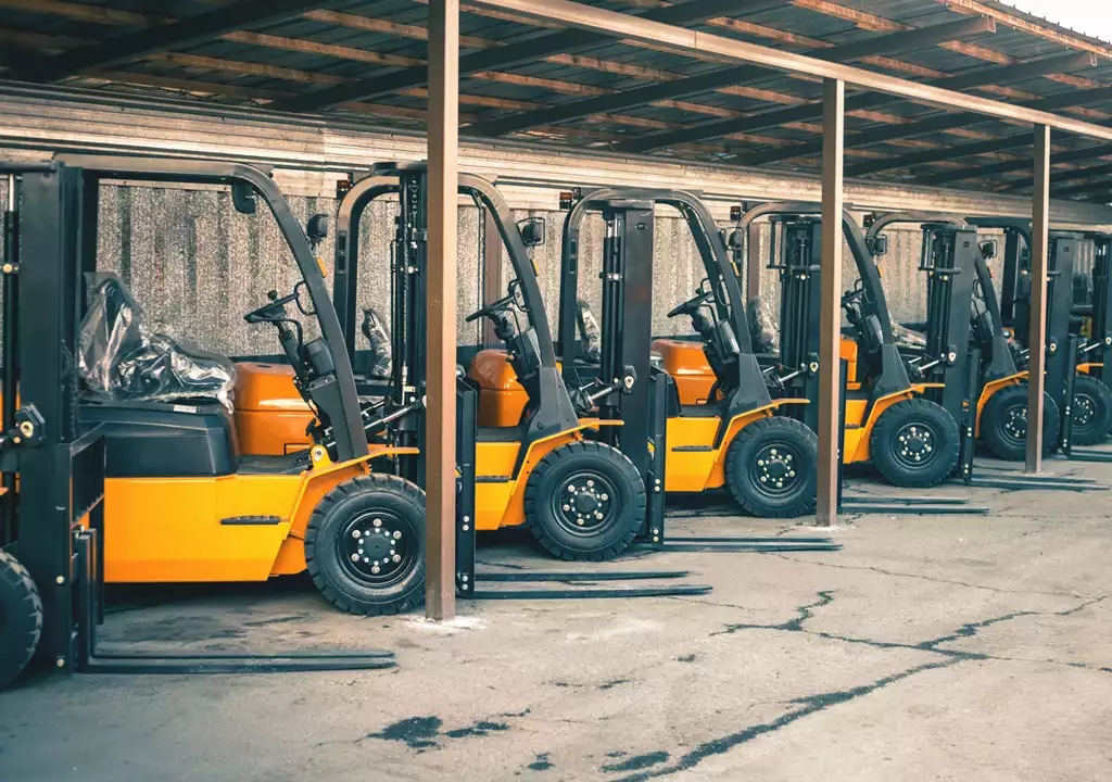 how much to rent forklift monthly