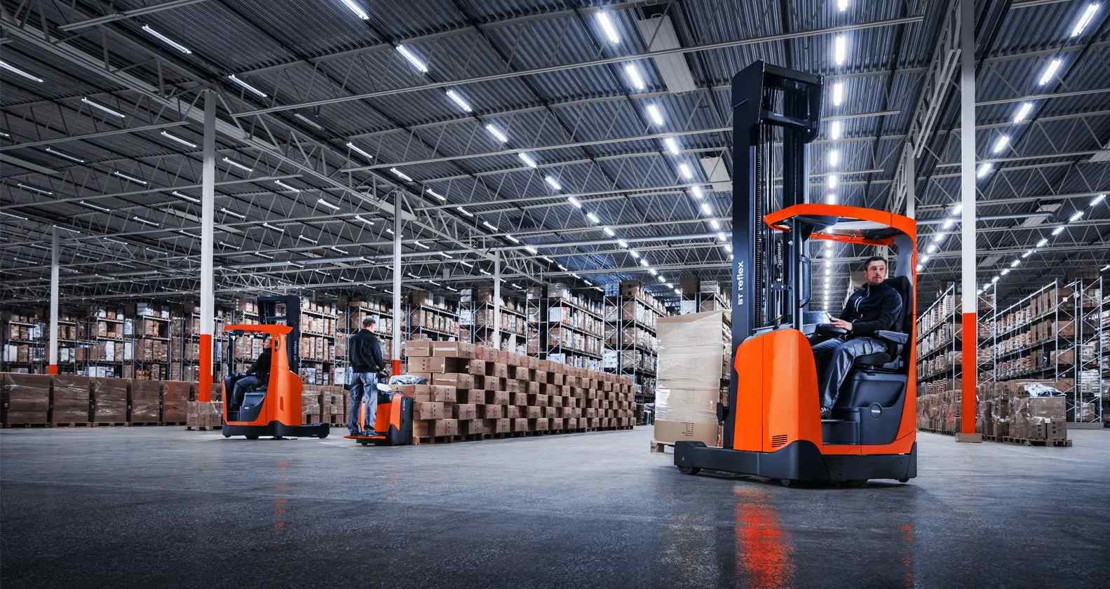 how to drive a high reach forklift