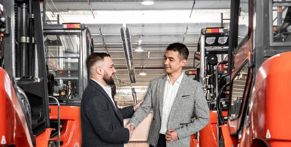 how do i find a reputable forklift dealer