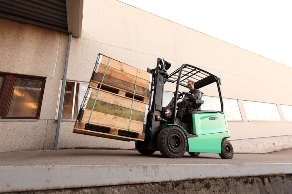 how to compare indoor electric forklifts low noise