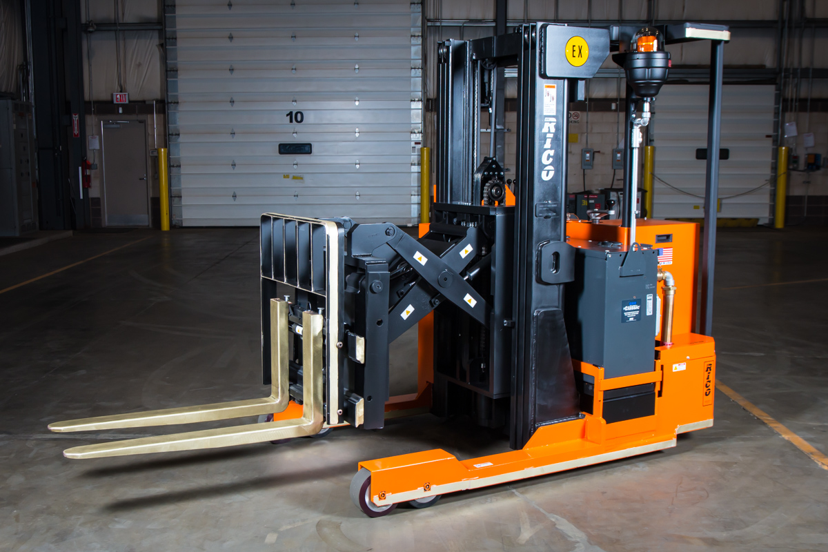 how to raise forks on straddle stacker