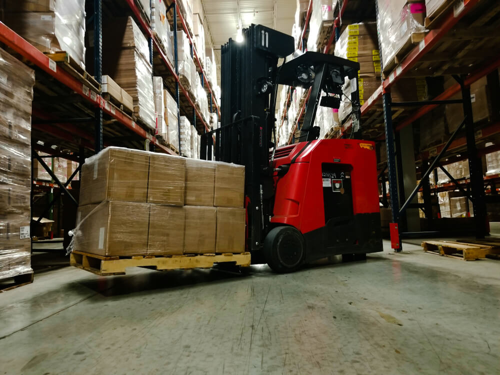 is it hard to drive a stand up forklift​