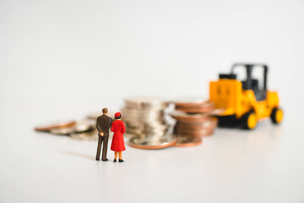 what is the average price of a forklift​