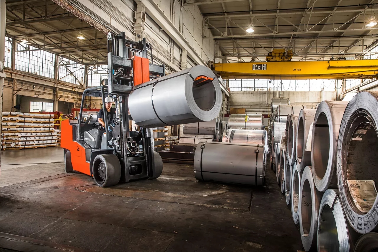 what is the best equipment for heavy duty material handling