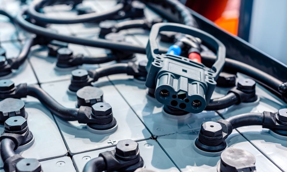 are forklift batteries isolated from chassis