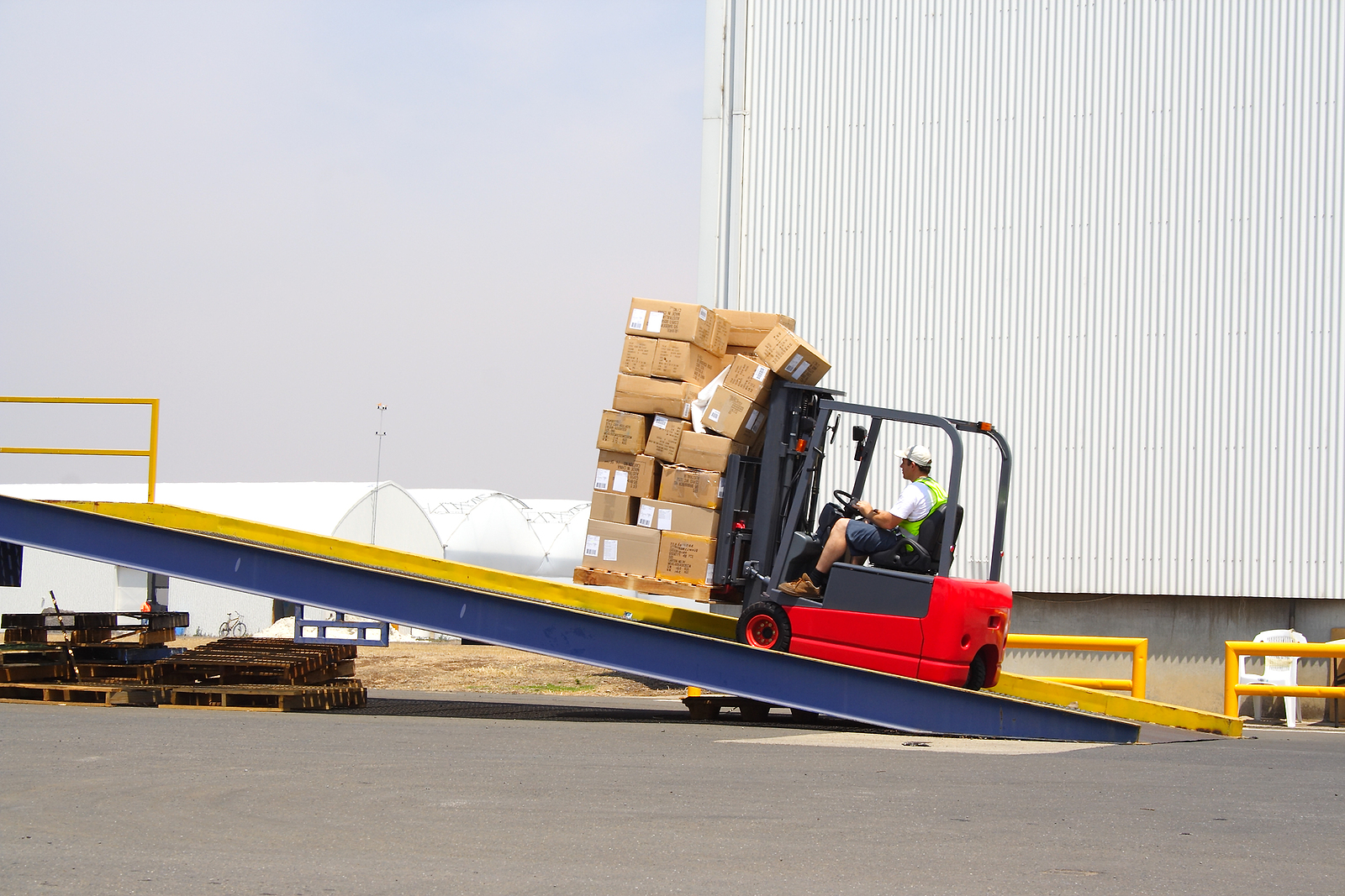 are forklifts negative ground vehicles
