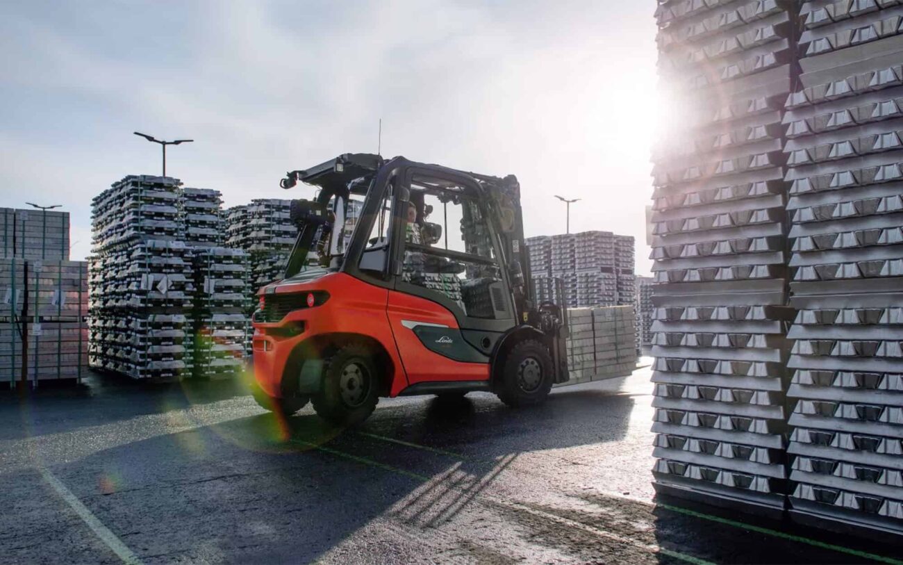 do forklifts use hydrostatic transmissions