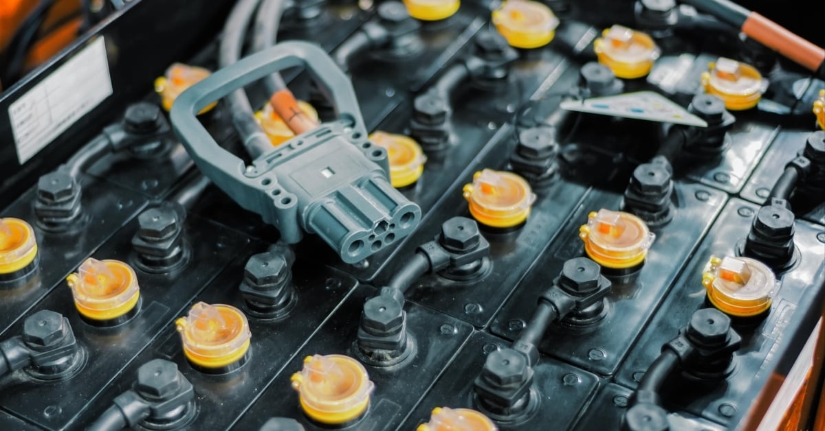 how much lead in a forklift battery