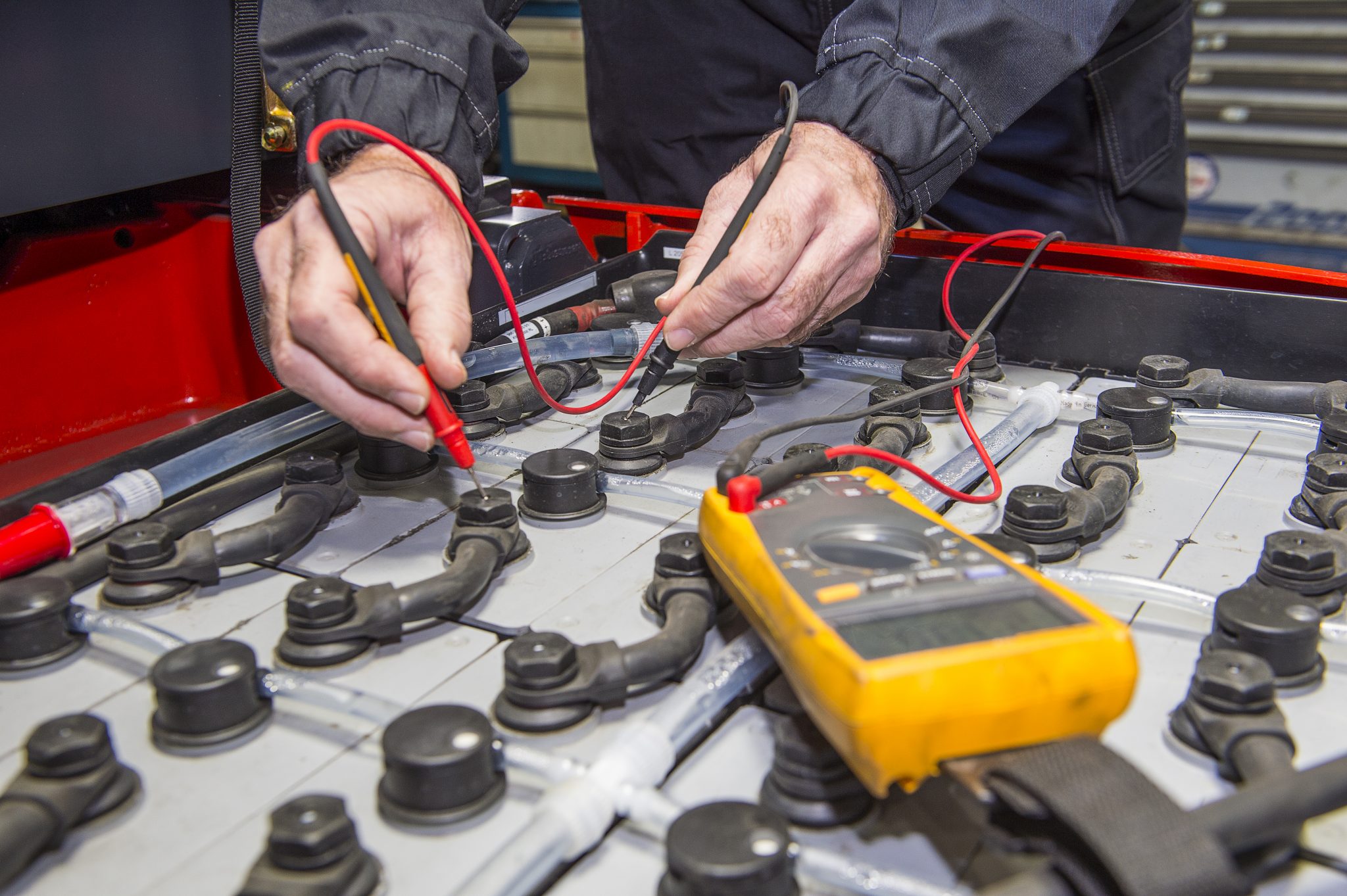 how to drain a forklift battery